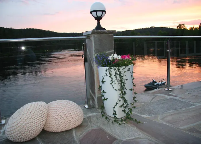 Vakantiehuis Heyerdahl Main House Åmli